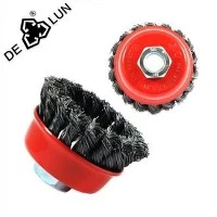 Кисти Twisted Cup Brush поставляются с ручкой?